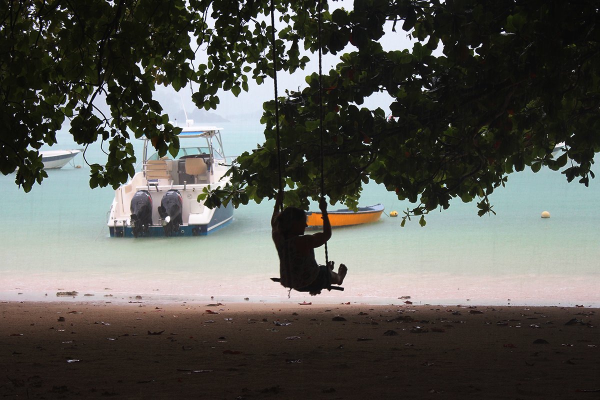 ... und dann war da plötzlich dieser Regen, und eine Schaukel...