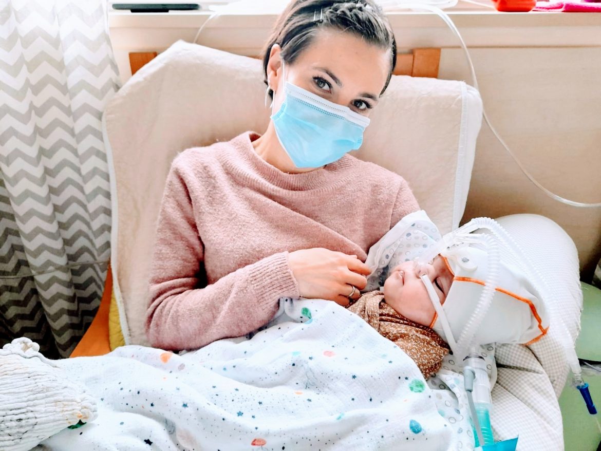 Frau im Krankenhaus.